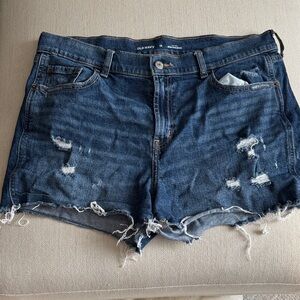 Old Navy Women's mid rise boyfriend denim shorts